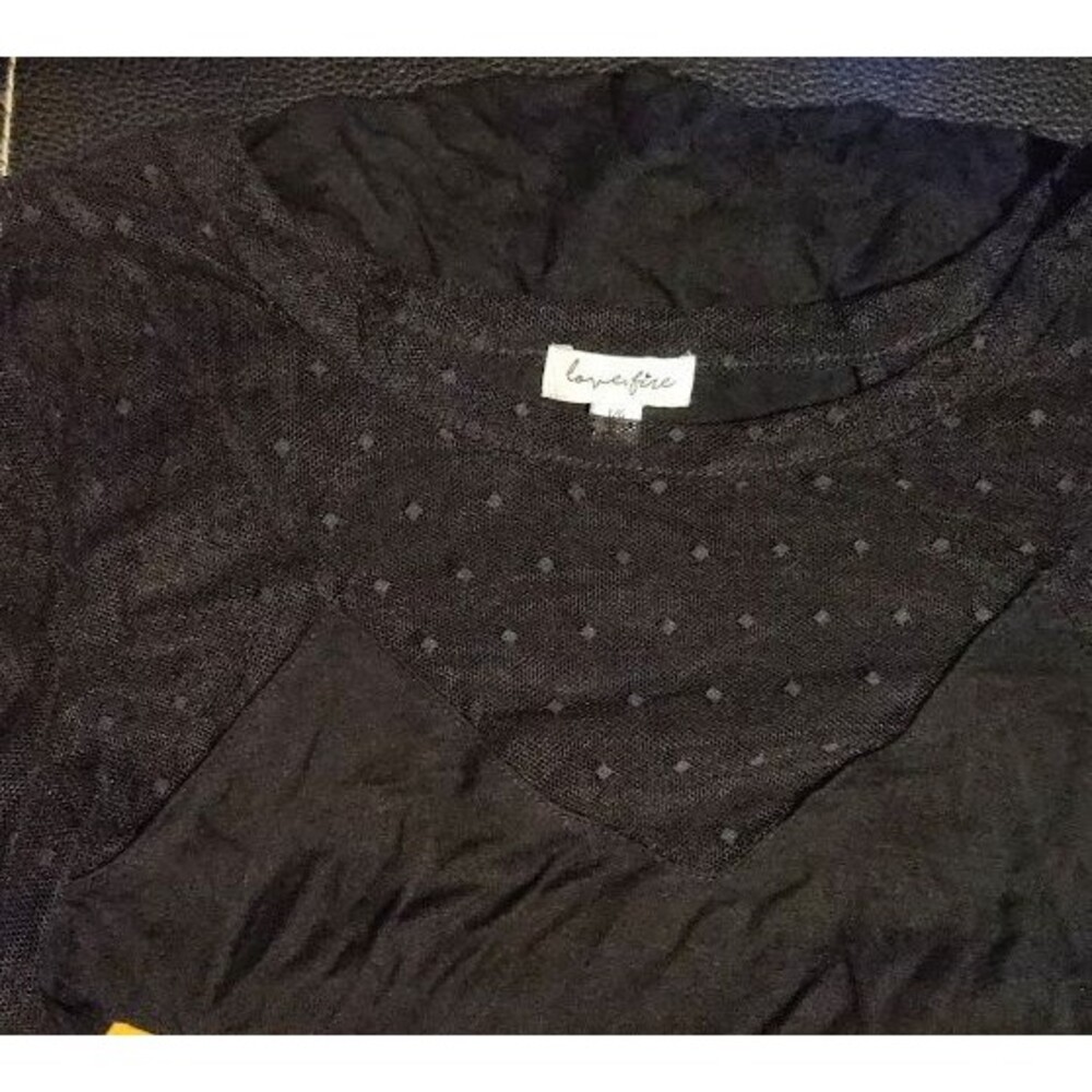 Love, Fire Black Short Sleeve Top L Sheer Mesh Accents Bust 36 - Picture 3 of 6